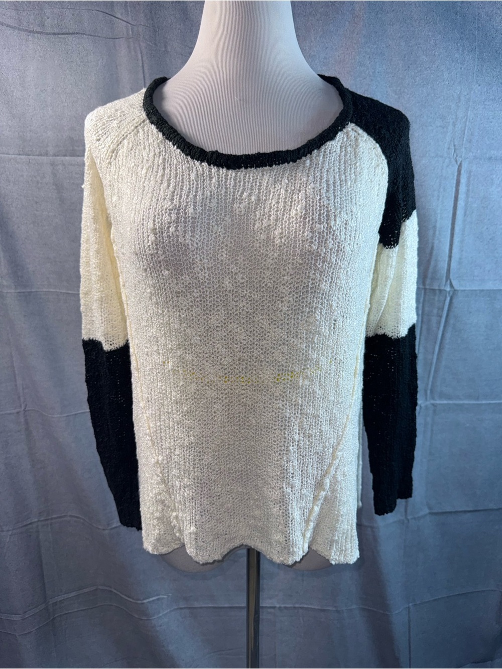 1814-Olivaceous Cream and Black Raglan Scoop Neck Sweater